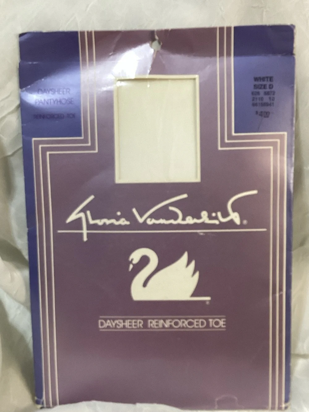 Gloria Vanderbilt Daysheer Pantyhose Nylons NIB White & Off White Size D USA